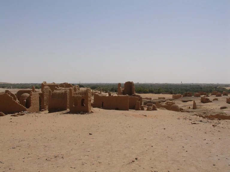 Exkursion Ägypten 2010  El-Bagawat Panorama.JPG