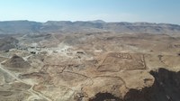 Exkursion Israel 2019 Massada, Landschaft, Belagerung (Lager E und F).jpg
