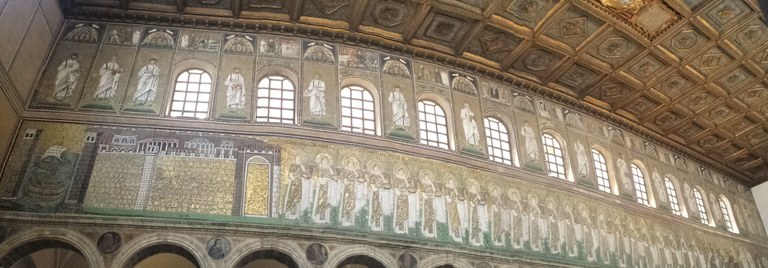 Exkursion Ravenna 2017 S. Apollinare Nuovo.jpg