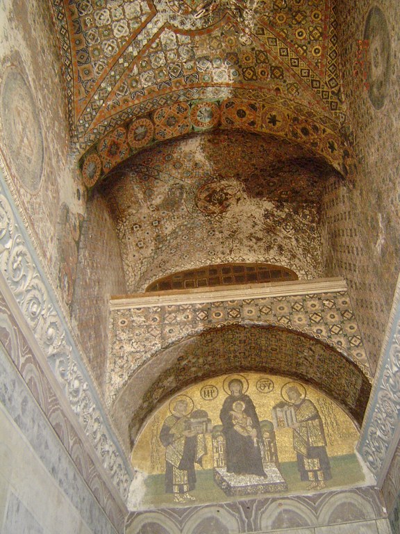 Blick ins Vestibül mit Stuckfries, Hagia Sophia, Istanbul