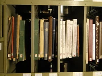 Bibliothek_Metallschrank_Hoch.JPG