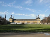 Hofgarten_Schloss_1.JPG