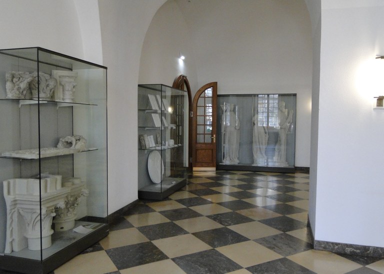 Foyer_1.JPG