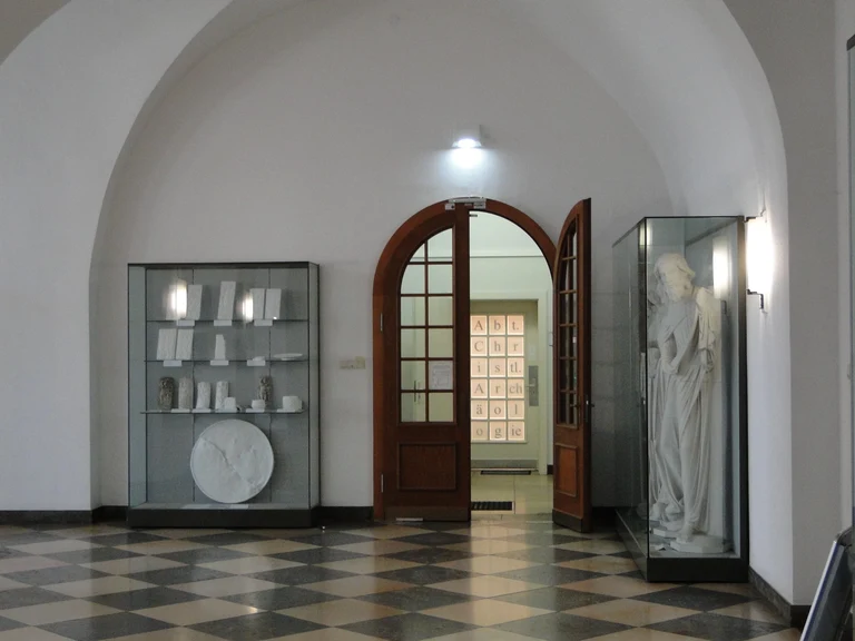 Foyer_3.JPG