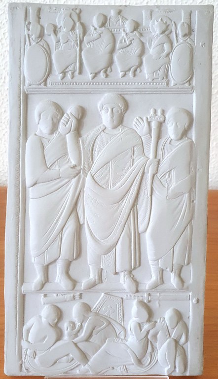 Flavius Constantius Konsulardiptychon3_Zugeschnitten.jpg