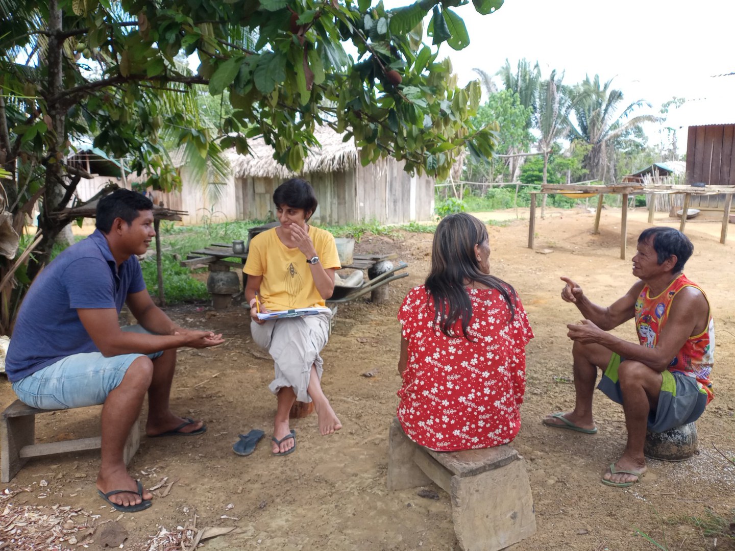 Entrevista na comunidade Jatapuzinho, Terra Indígena Trombetas-Mapuera, Brasil