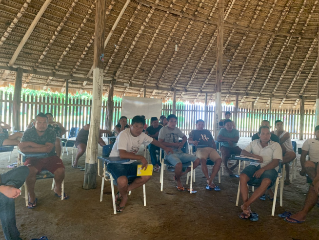Reunión inicial en comunidade Jatapuzinho, Brasil.