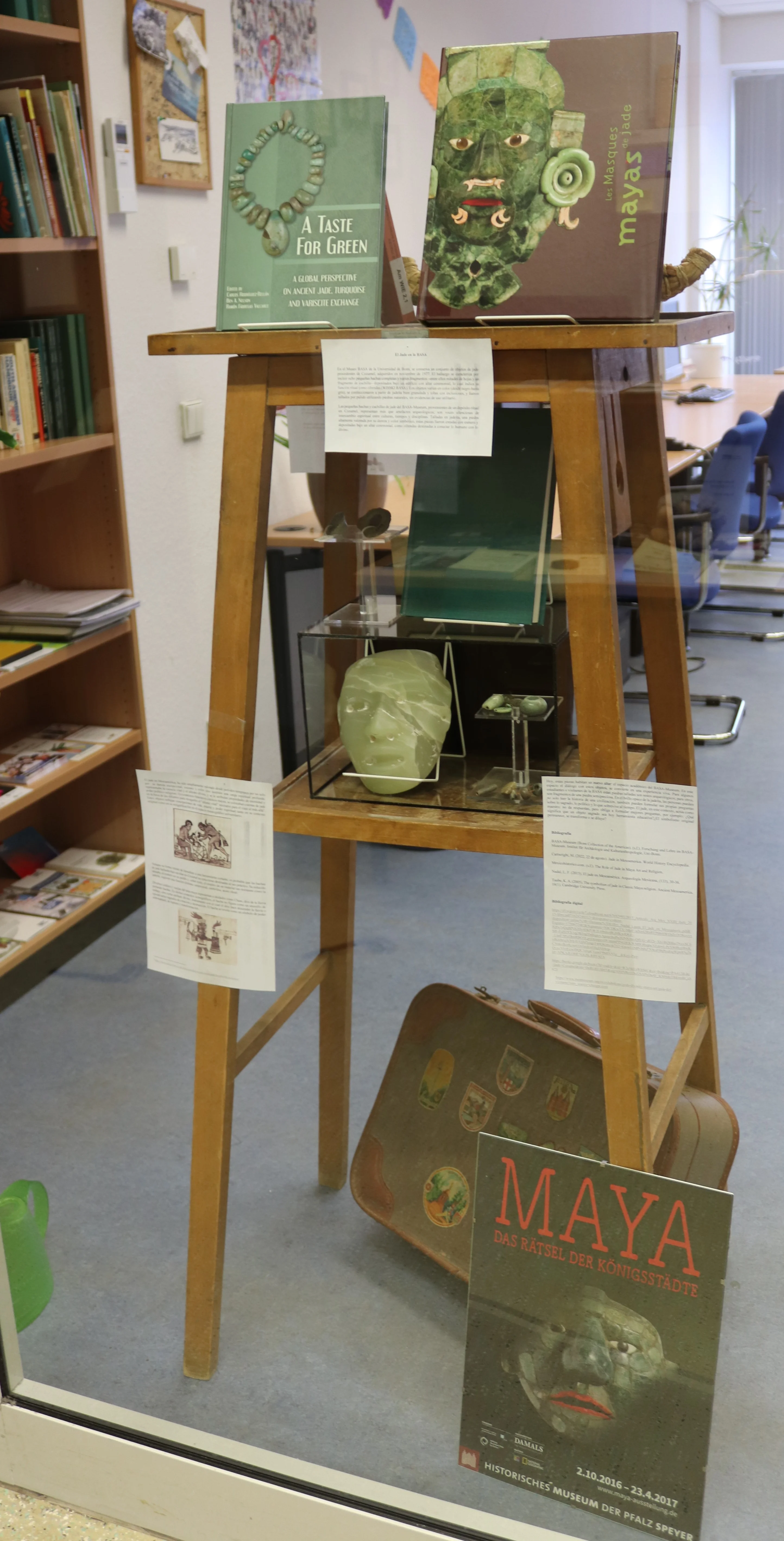 Jade Ausstellung 3..jpg