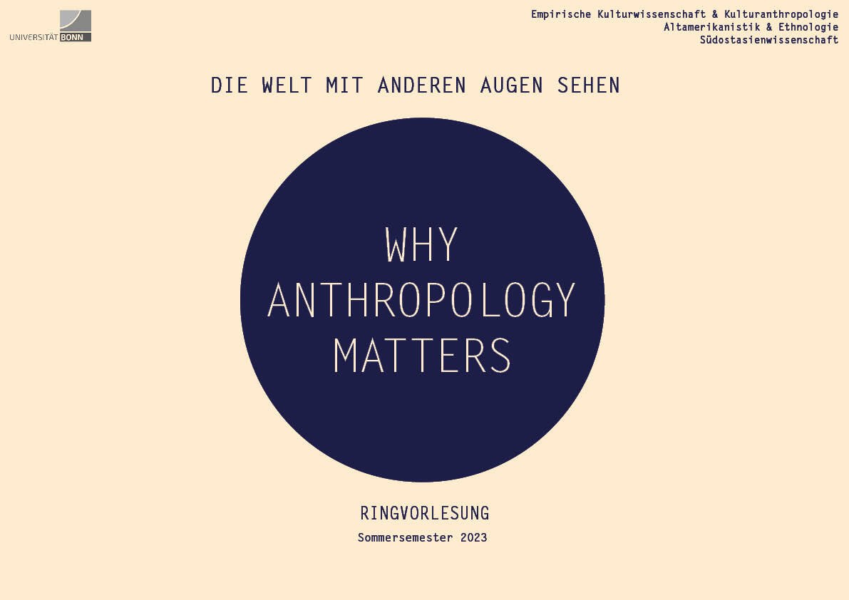 Eine Wissenschaftlerin und ein Wissenschaftler arbeiten hinter einer Glasfassade und mischen Chemikalien mit Großgeräten.