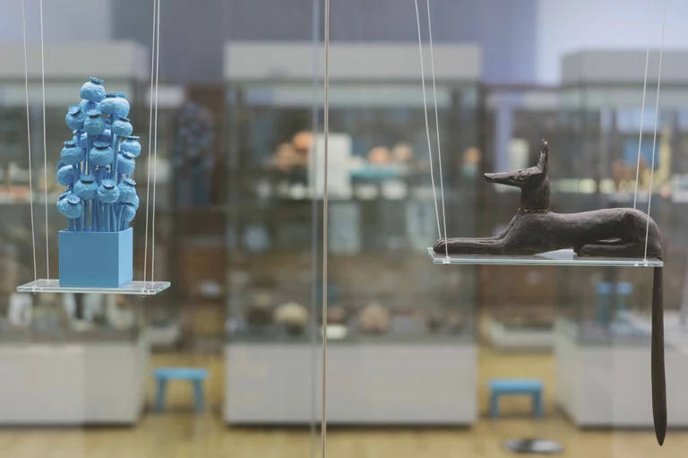 Sonderausstellungen 6 Moderne Kunst und Anubis