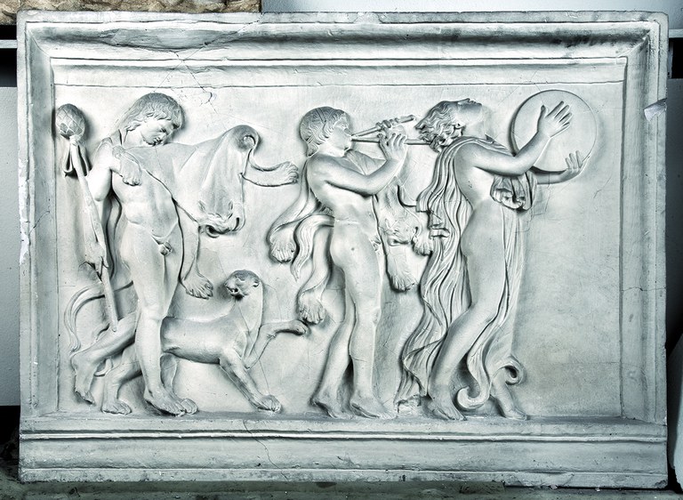 Relief tanzender Umzug